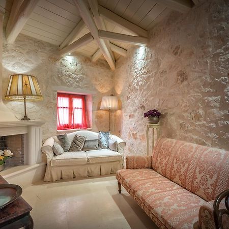 آغيوس نيكولاوس Adrieli Houses المظهر الخارجي الصورة